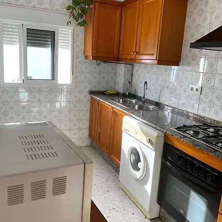 Estudio Con Aire Acondicionado En דירה *